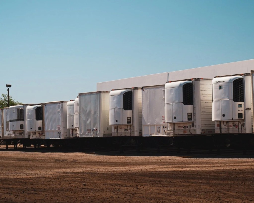 Refrigerated trailer for temperature-controlled freight